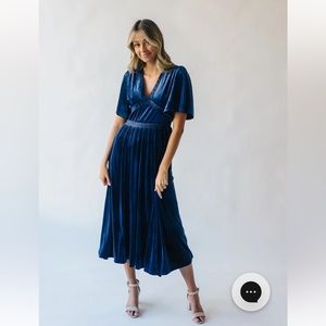 Piper & Scoot royal Blue Velvet MIDI dress! Boutique NWT - sz M
